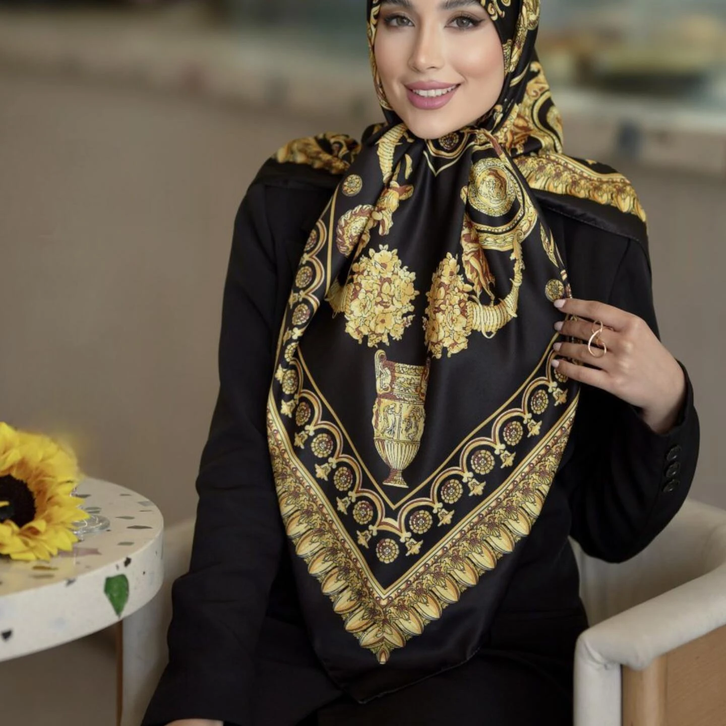 روسری ابریشم توییل تاج گلدونه