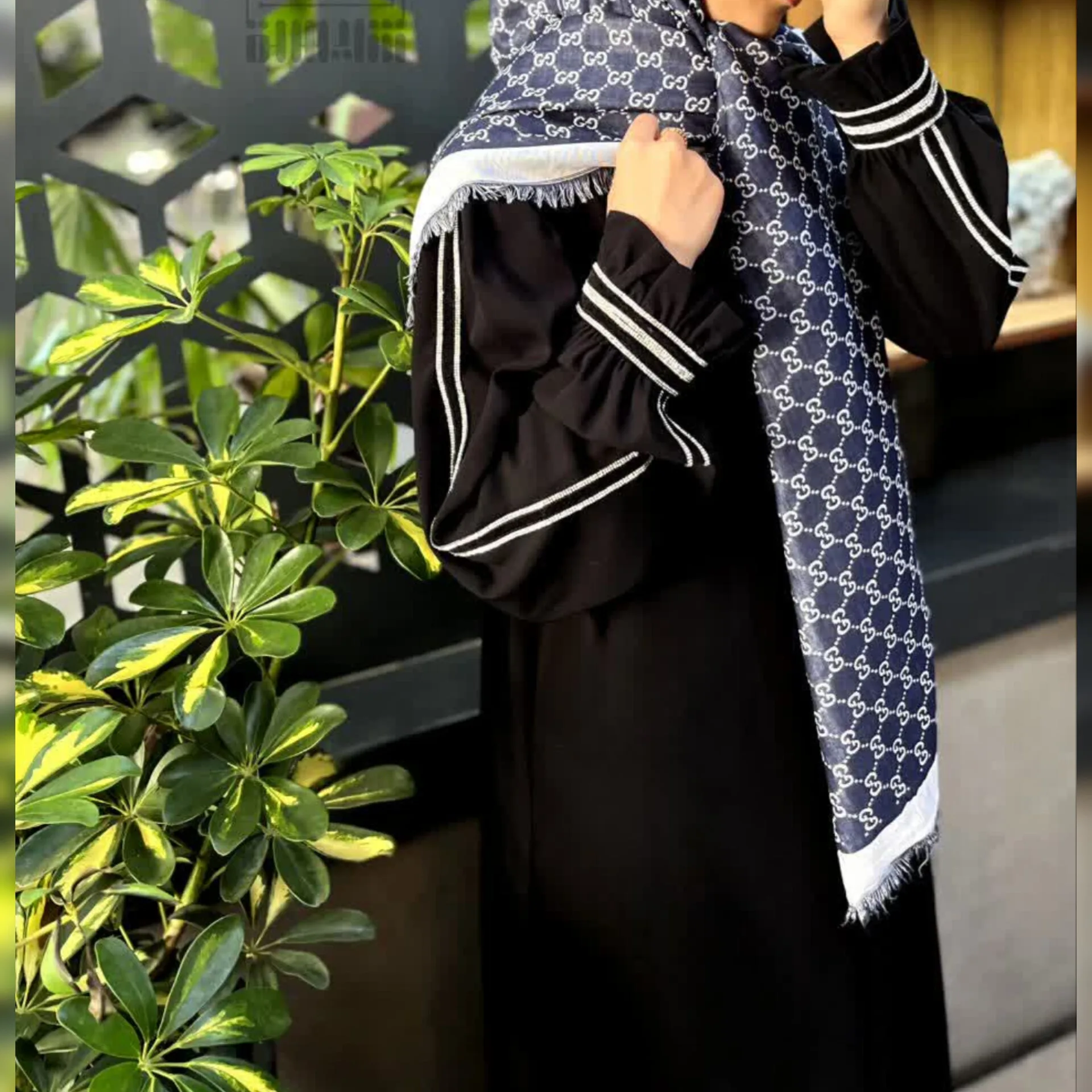 عبا نیلوفر نواری